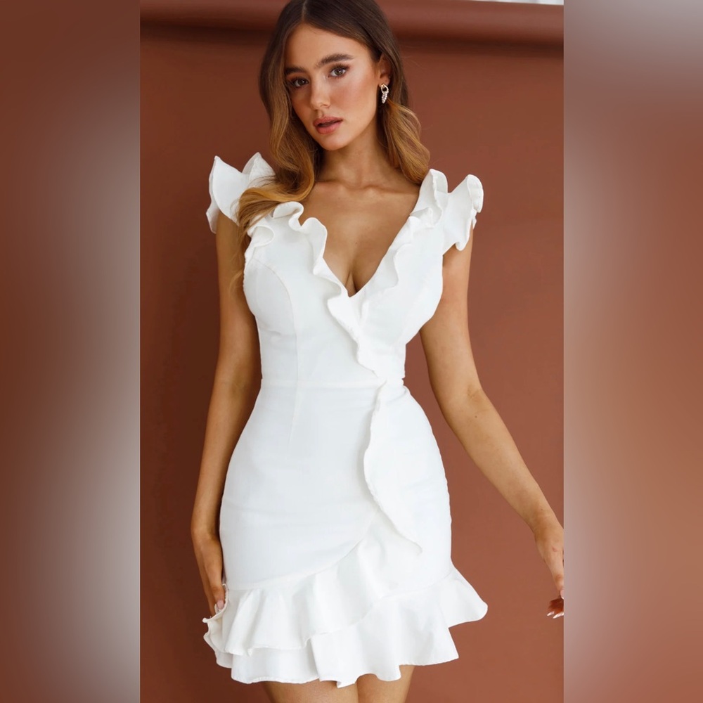 New! SELFIE LESLIE Jojo Ruffle Shoulder Low Back Dress White Size Small
